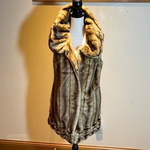 Faux fur long vest size M